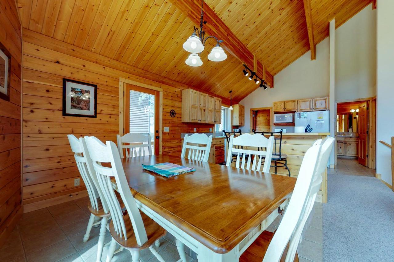 Holiday home Twin Pines
